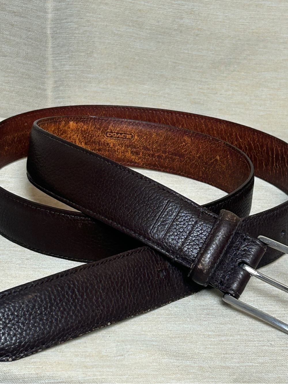 Coach Men’s Brown Leather Belt with Silver Buckle 38”.